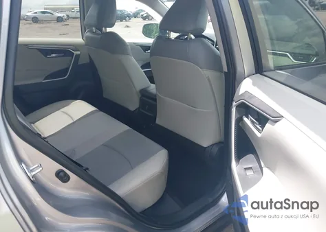 2023 Toyota Rav4 Xle Premium z USA, uszkodzony, nr VIN 2T3C1RFV2PC233063